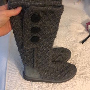 Ugg Grey Cable Knit Comfy Cozy Winter Boots